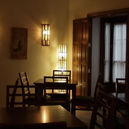 Hotel Las Casas Del Duque Osuna Ngoại thất bức ảnh