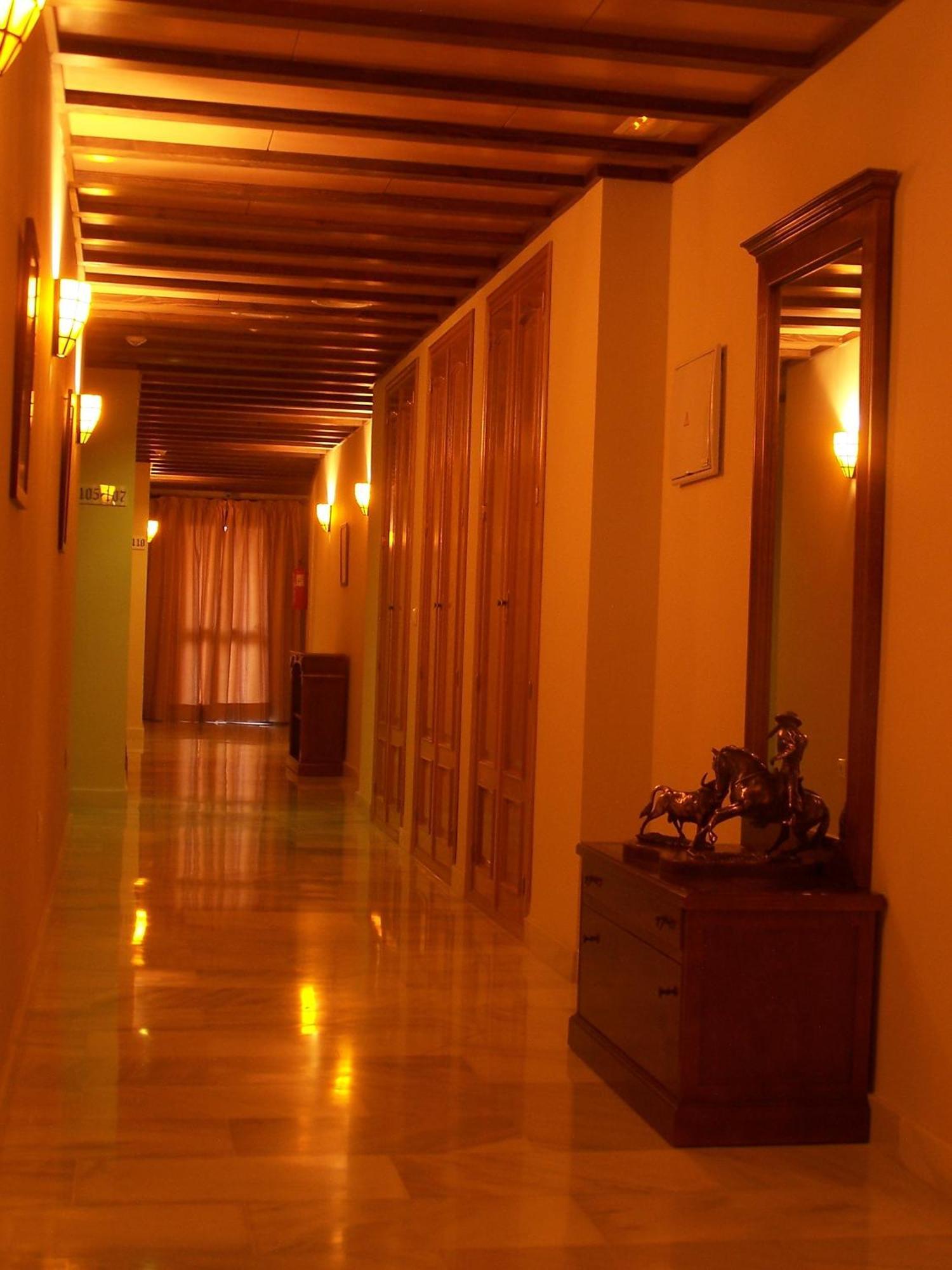 Hotel Las Casas Del Duque Osuna Ngoại thất bức ảnh