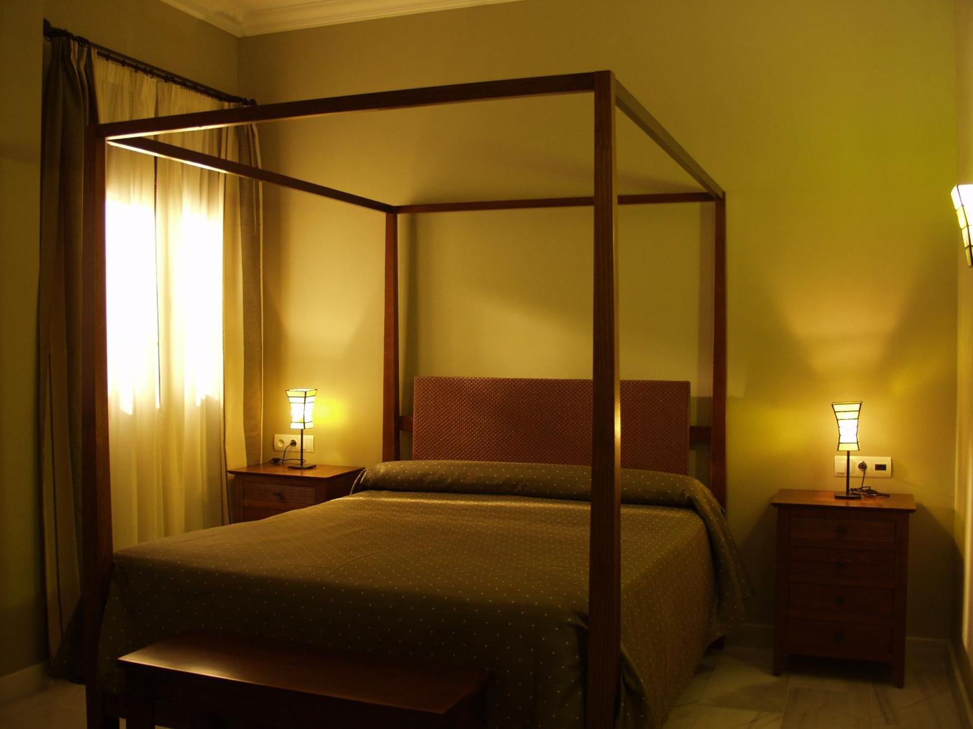 Hotel Las Casas Del Duque Osuna Ngoại thất bức ảnh