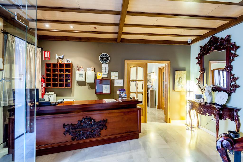 Hotel Las Casas Del Duque Osuna Ngoại thất bức ảnh