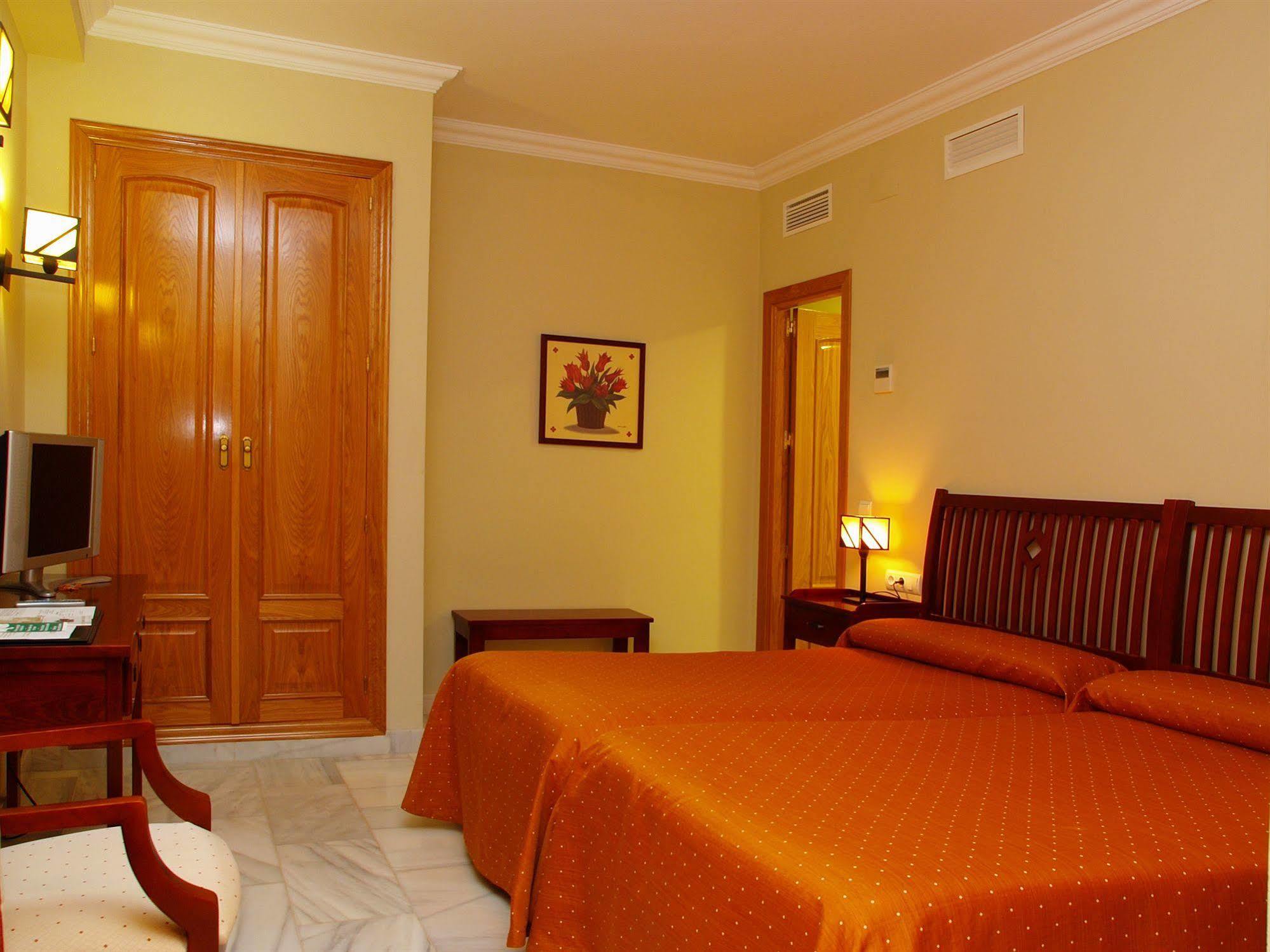 Hotel Las Casas Del Duque Osuna Ngoại thất bức ảnh