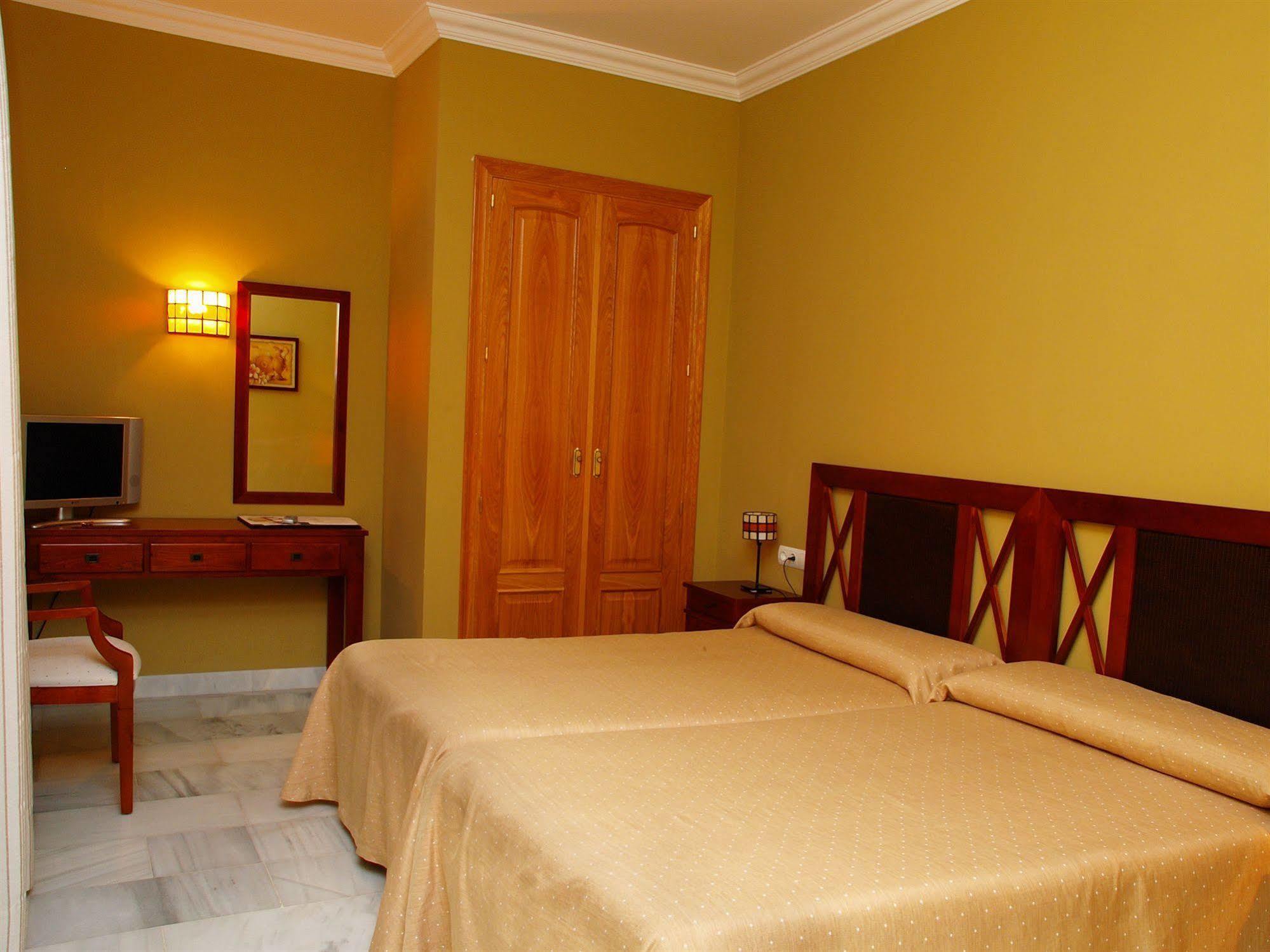 Hotel Las Casas Del Duque Osuna Ngoại thất bức ảnh
