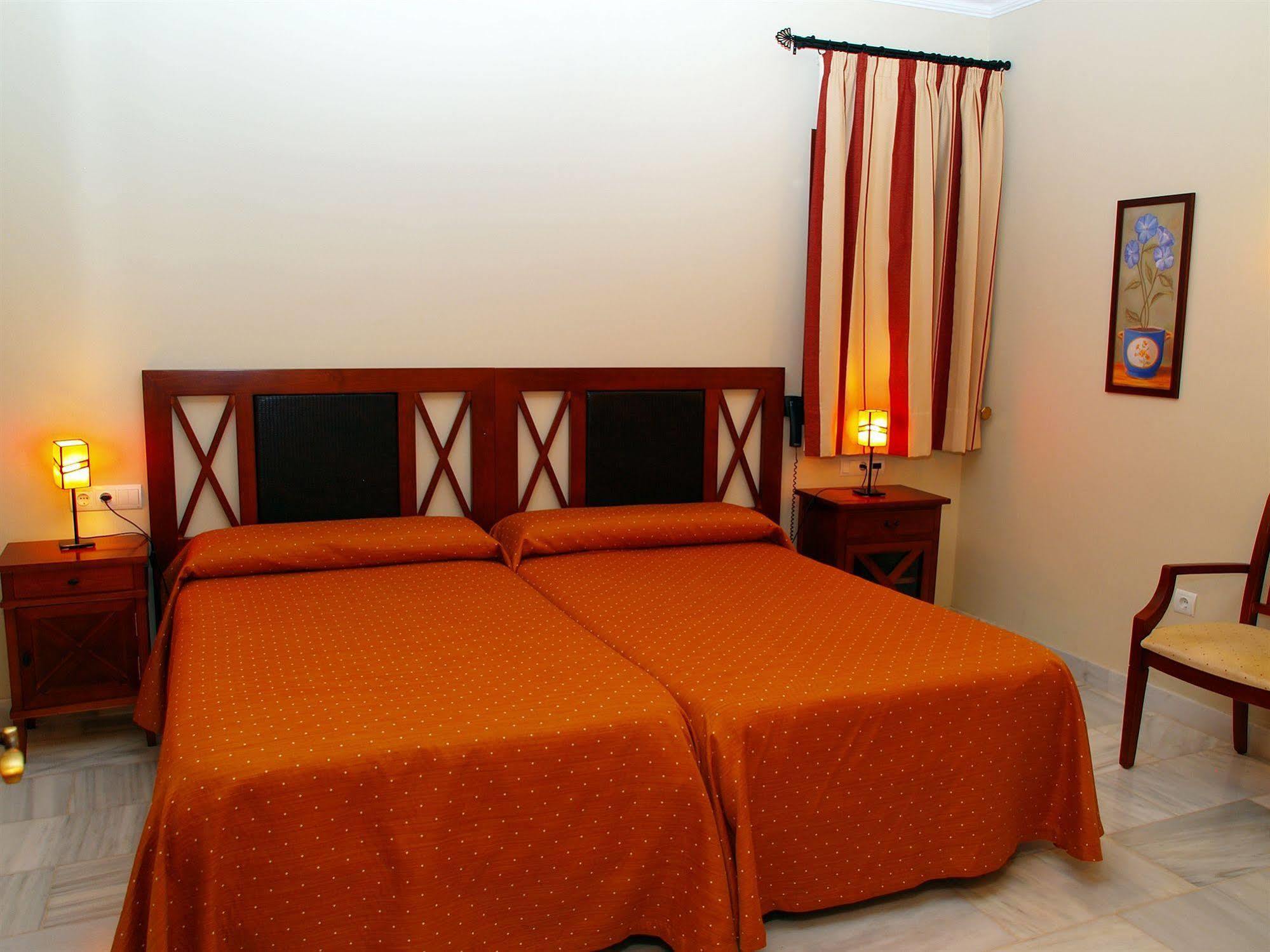 Hotel Las Casas Del Duque Osuna Phòng bức ảnh