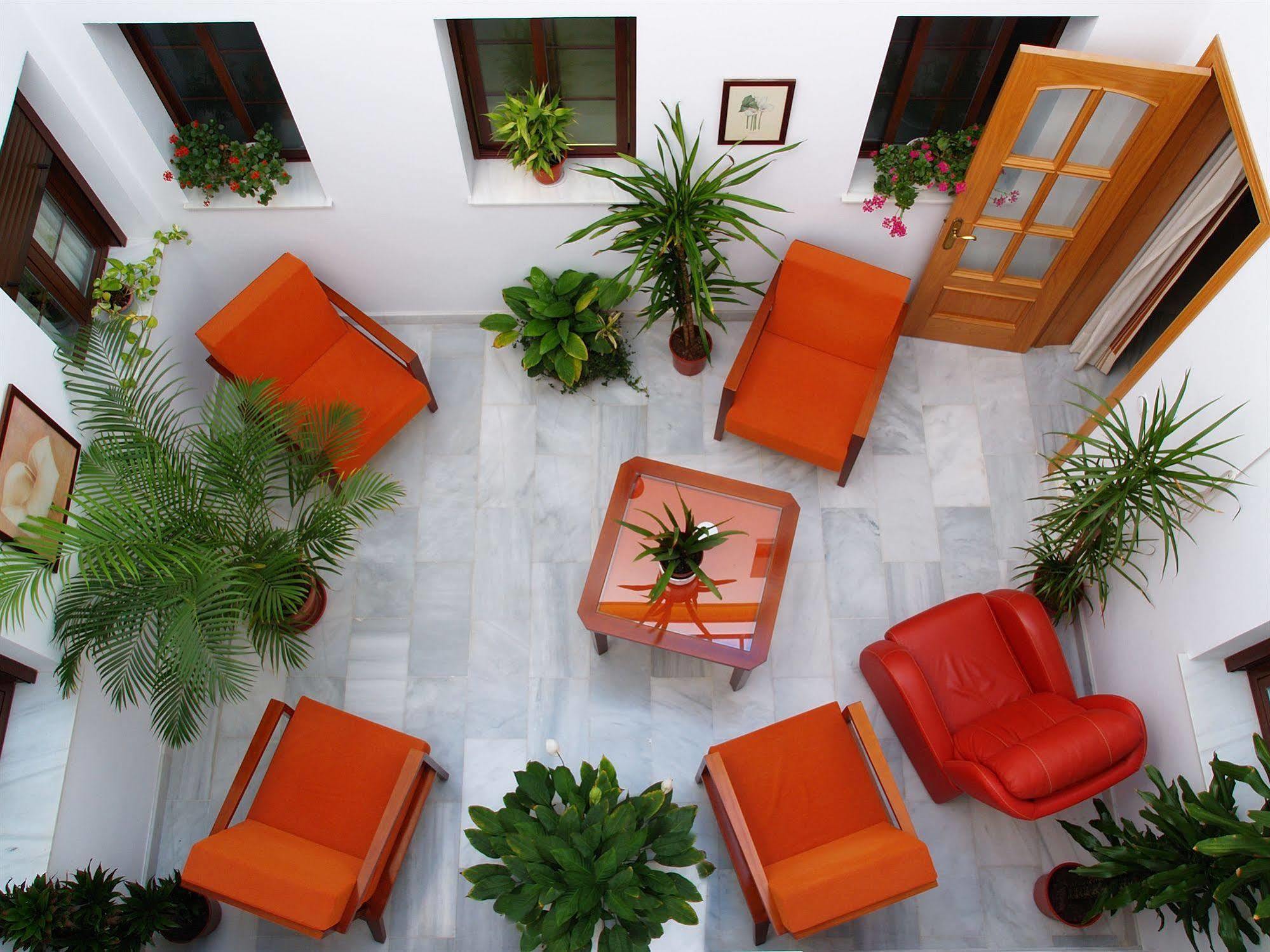 Hotel Las Casas Del Duque Osuna Ngoại thất bức ảnh